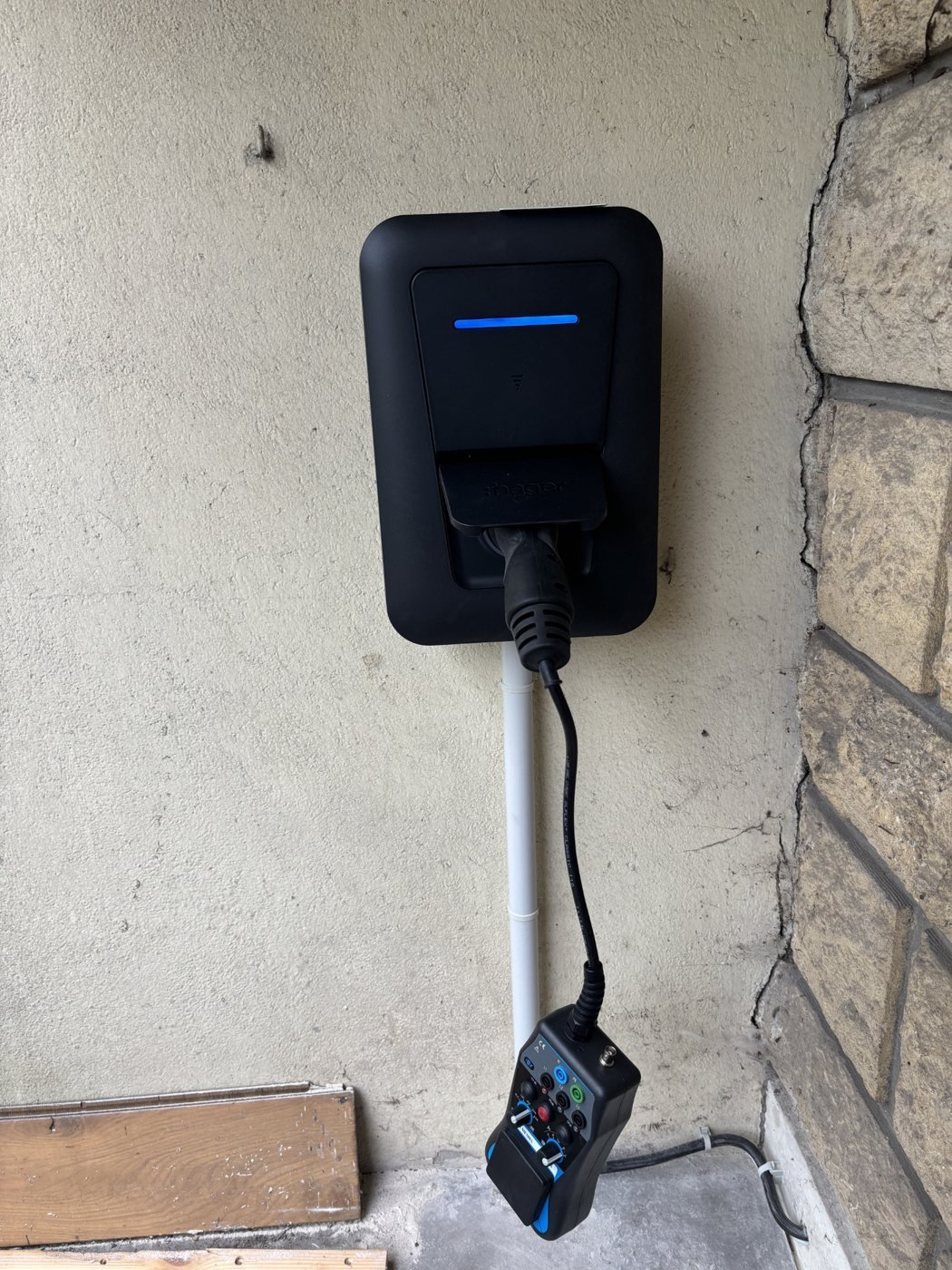 Borne de recharge Hager installée par SVE BORNE à Gagny