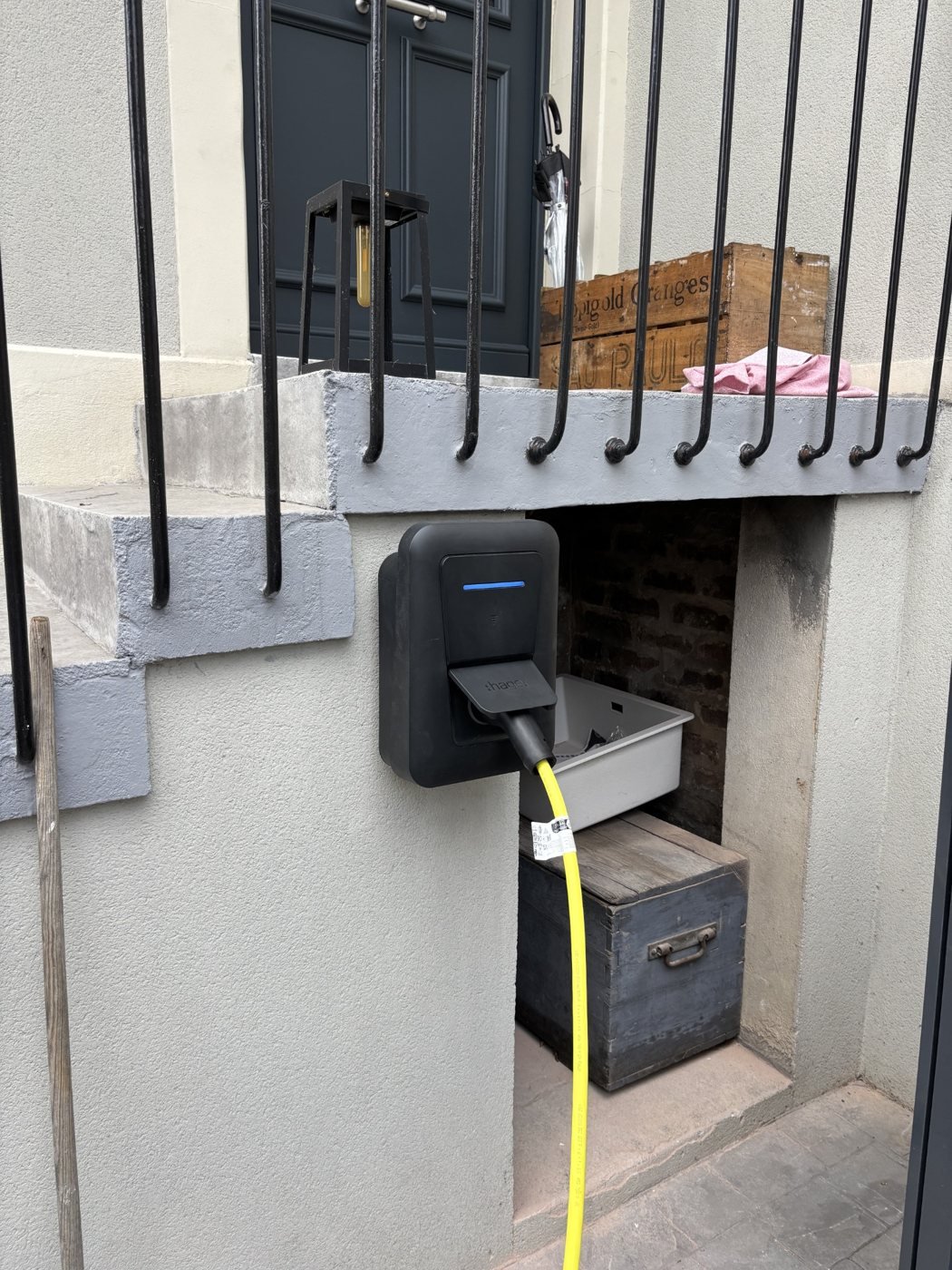 Borne Hager installée par SVE BORNE chez un particulier à Villemomble