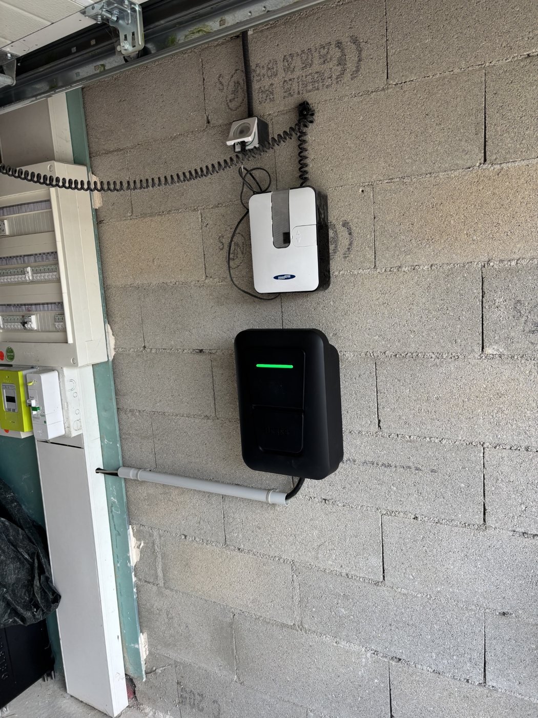 Borne Hager installée par SVE BORNE chez un particulier à Neuilly-sur-Marne