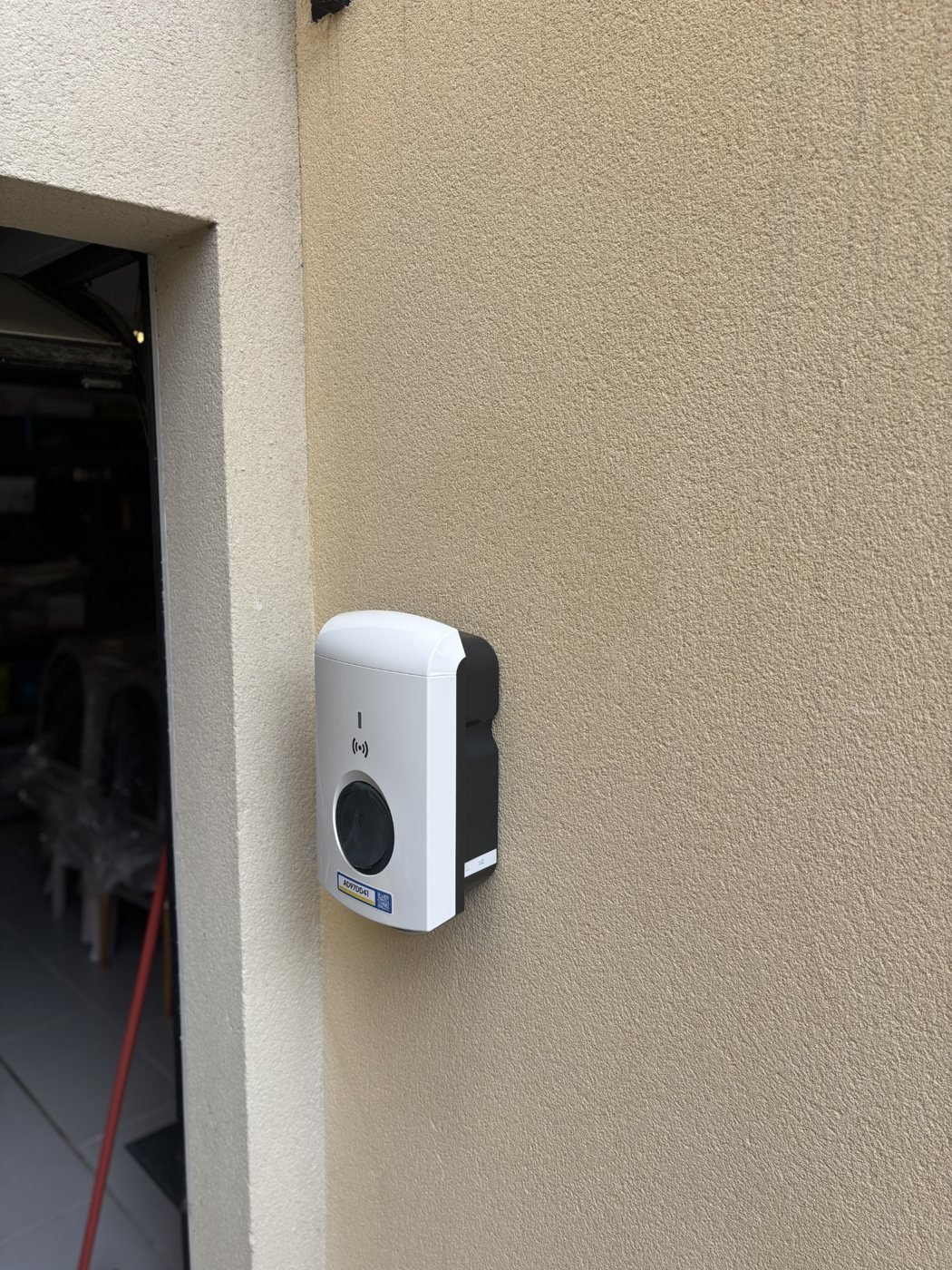 Borne Alfen installée par SVE BORNE au domicile d’un collaborateur à Créteil
