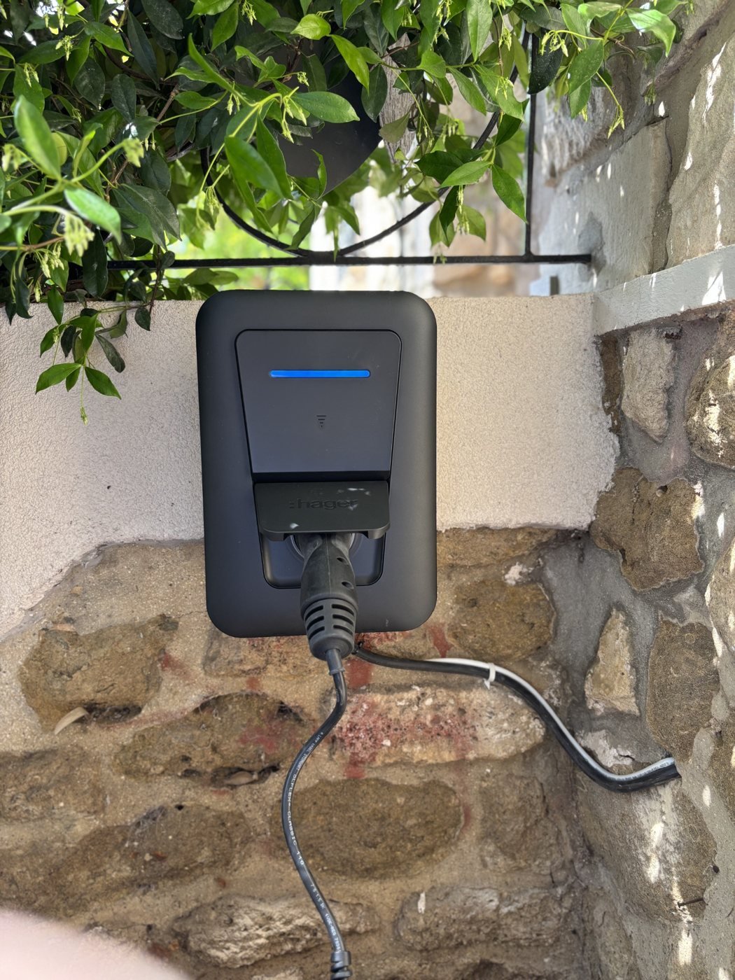 Borne de recharge Hager installée par SVE BORNE à Saint-Maur-des-Fossés